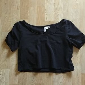 Divided Cute black cropped t-shirt